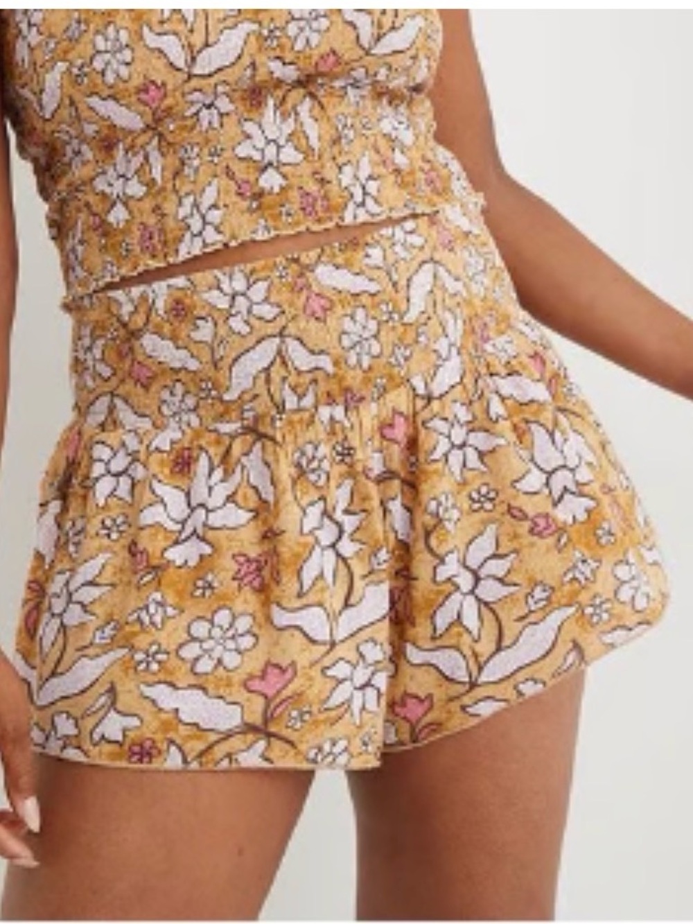 aerie Mustard Yellow Floral Print Shorts, size xs